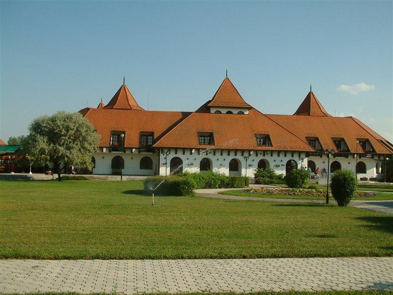 Hortobagy Club Hotel Extérieur photo
